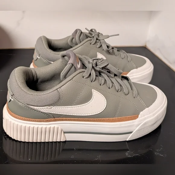 Nike Wmns Court Legacy Lift 'Light Army’ Sneakers Size 8 MSRP $95 - Picture 4 of 10